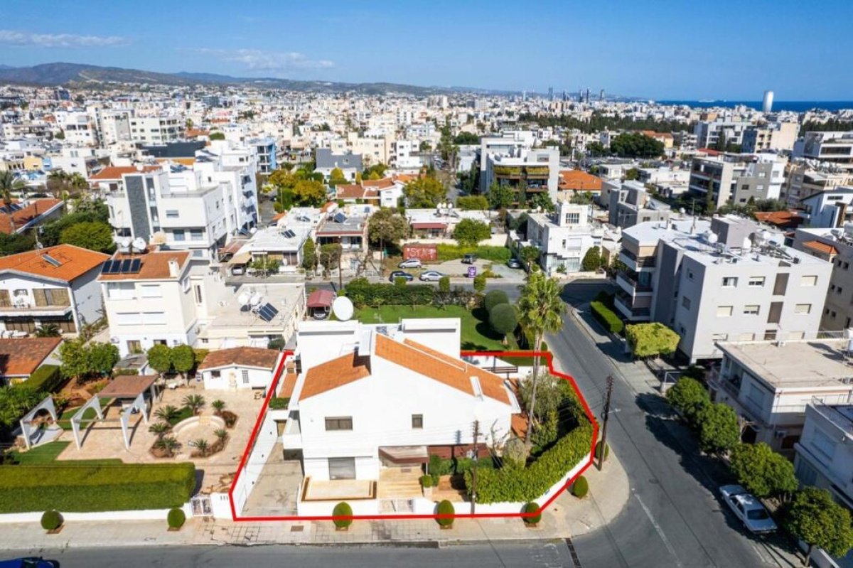 370m2 Villa à Nicosia, Chypre No. 37915