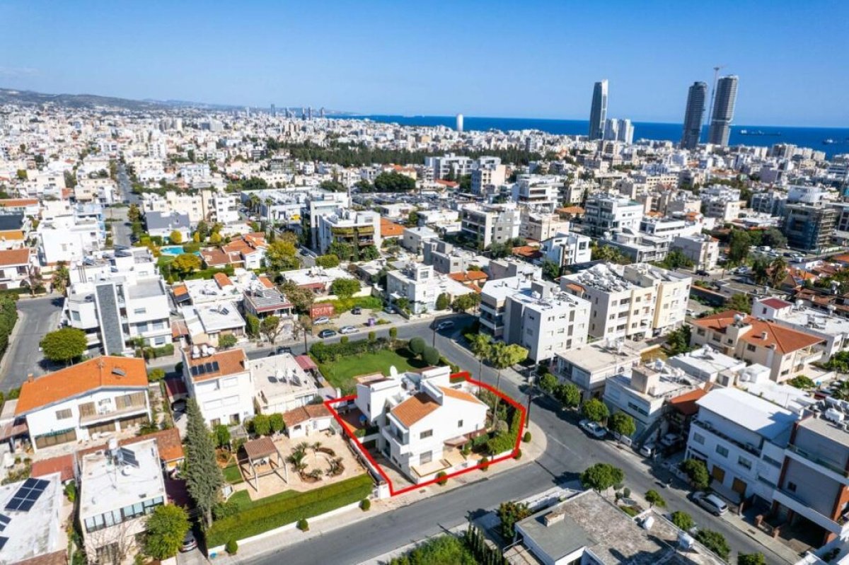 370m2 Villa à Nicosia, Chypre No. 37915