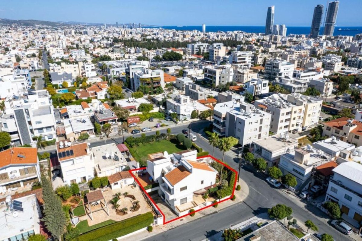 370m2 Villa à Nicosia, Chypre No. 37915