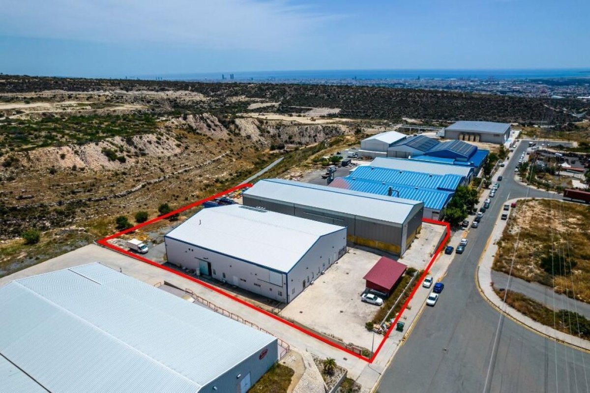 1870m2 Commercial property in Limassol, Cyprus No. 37912