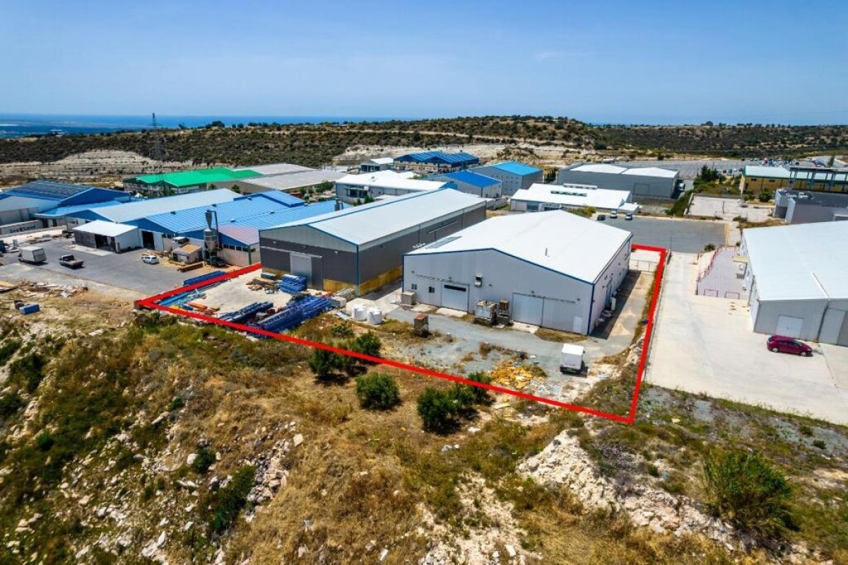 1870m2 Commercial property in Limassol, Cyprus No. 37912