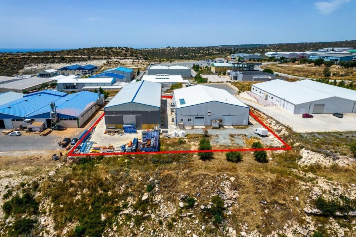 1870m2 Commercial property in Limassol, Cyprus No. 37912