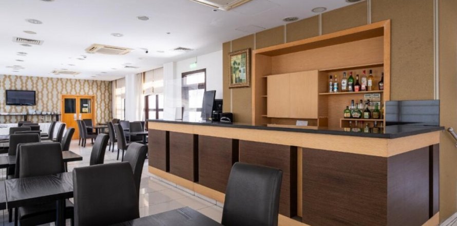 1340m2 Propriété commerciale à Nicosia,  No. 37913