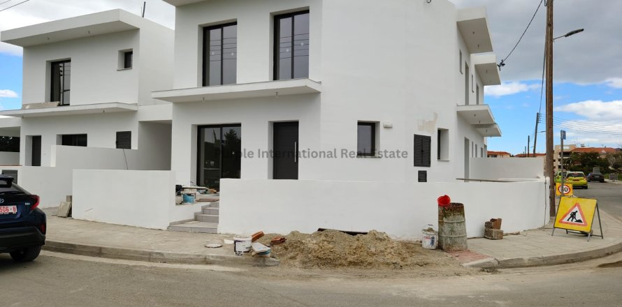 3 bedrooms Villa in Kiti, Larnaka,  No. 52117