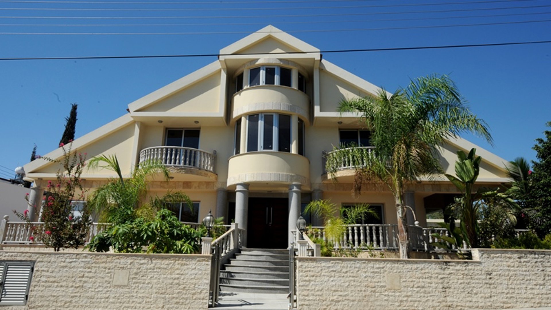 5 bedrooms Villa in Limassol, Cyprus No. 25594