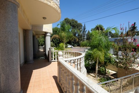5 bedrooms Villa in Limassol, Cyprus No. 25594