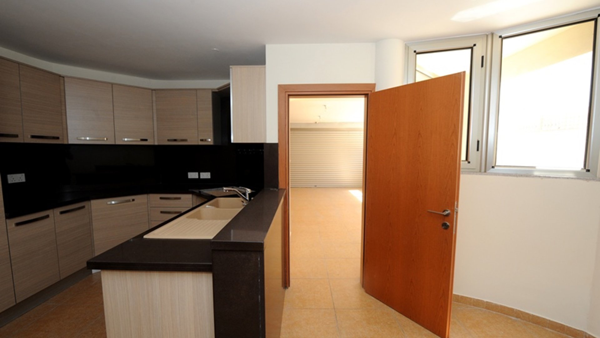 5 bedrooms Villa in Limassol, Cyprus No. 25594