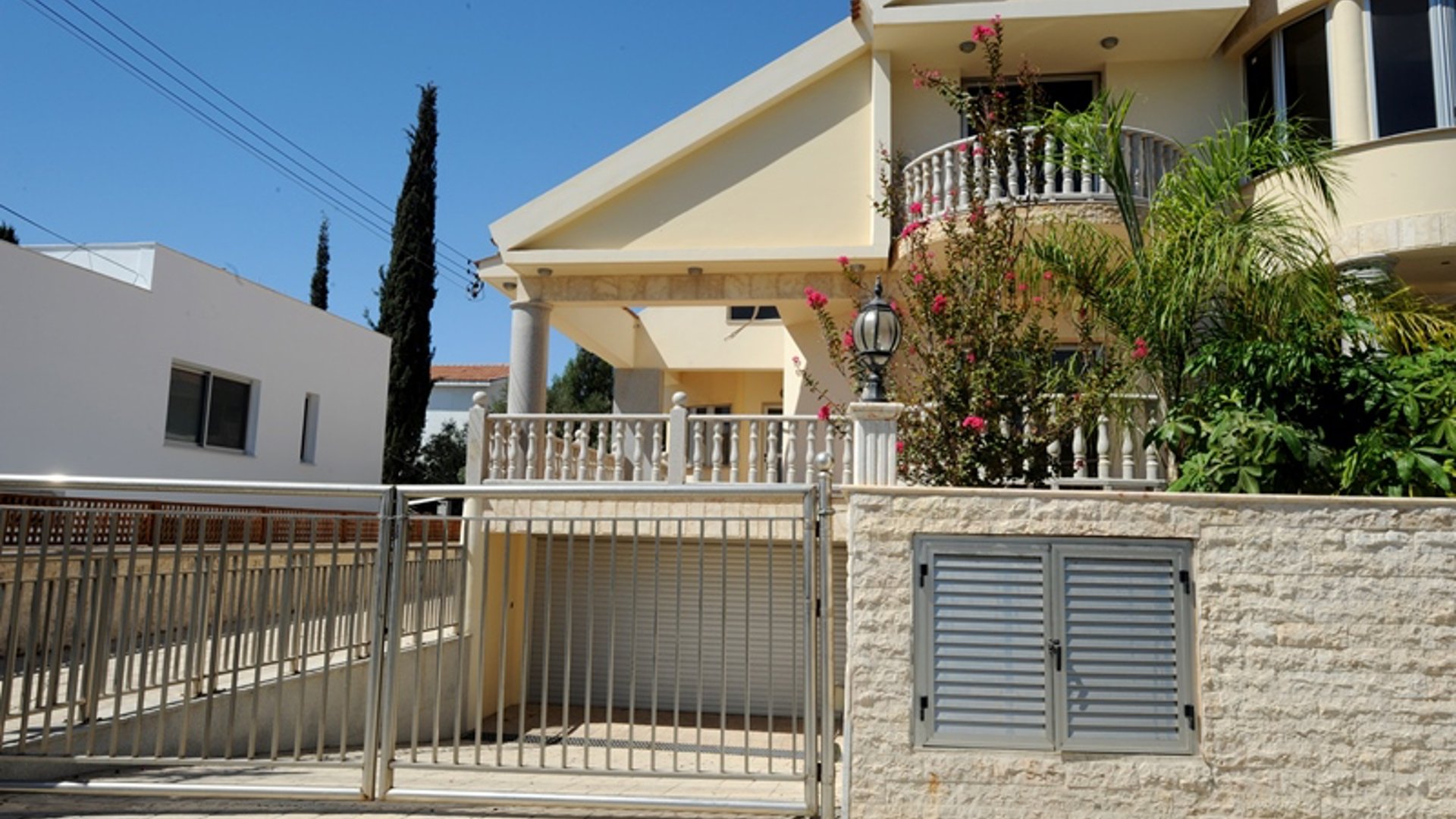 5 bedrooms Villa in Limassol, Cyprus No. 25594