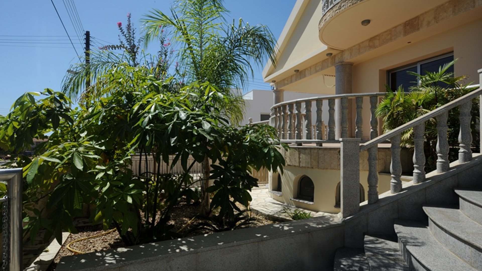 5 bedrooms Villa in Limassol, Cyprus No. 25594