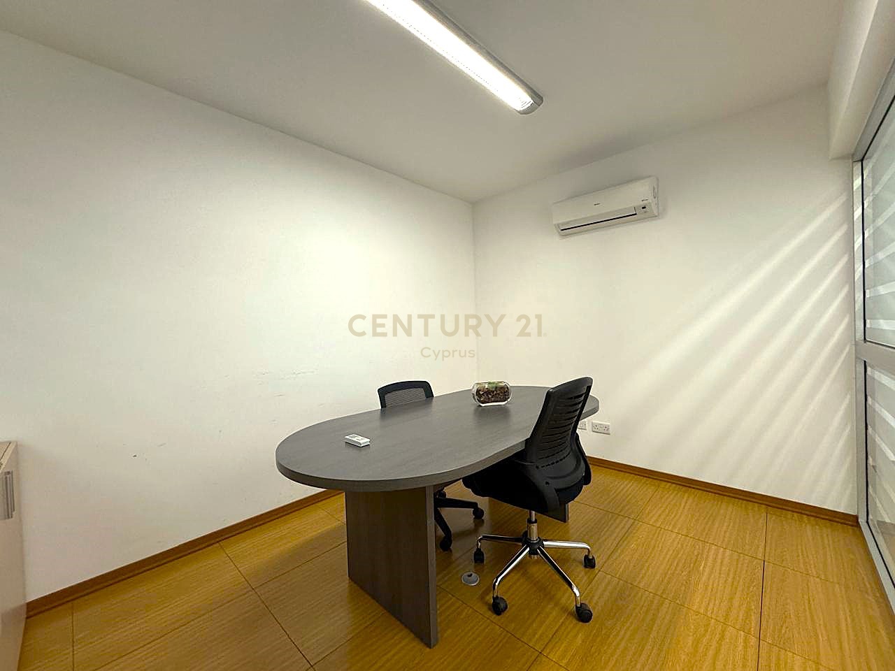 115m2 Office in Limassol, Cyprus No. 55193