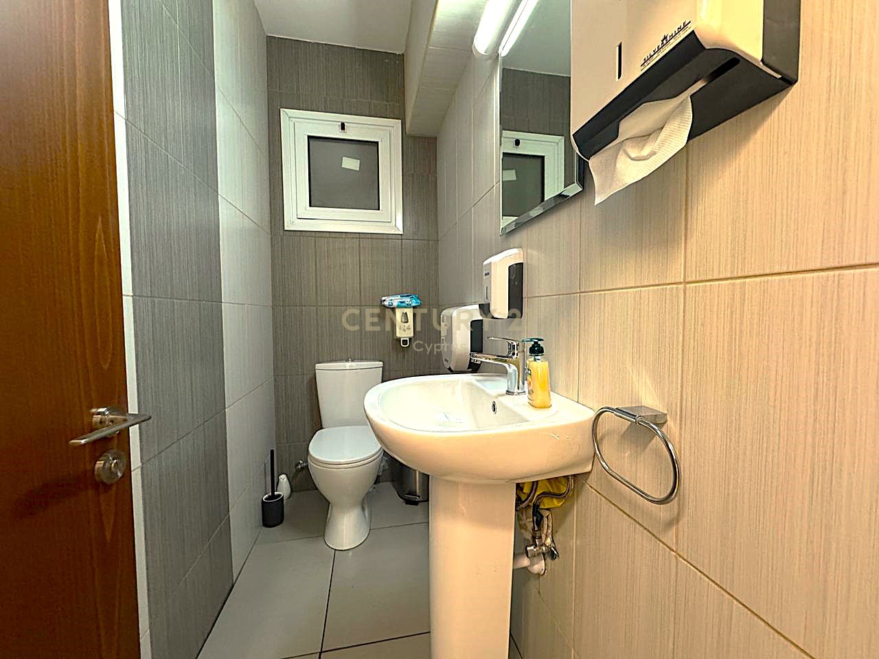 115m2 Office in Limassol, Cyprus No. 55193