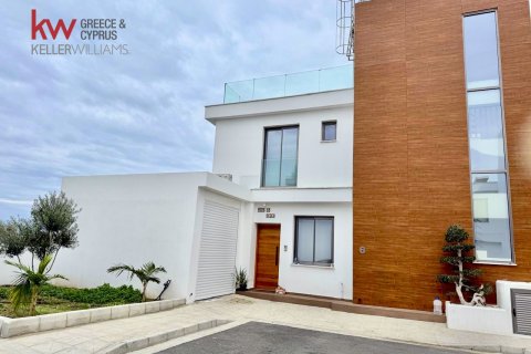 3 bedrooms Villa in Livadia, Nicosia,  No. 39824