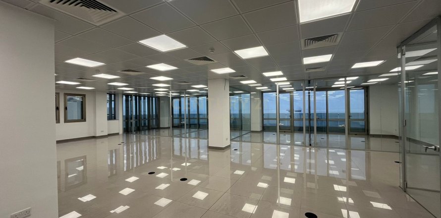 242m2 Bureau à Limassol,  No. 54123