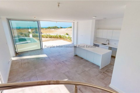 4 bedrooms Villa in Coral Bay, Pegeia, Paphos, Cyprus No. 37610 2