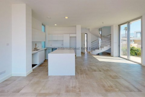 4 bedrooms Villa in Coral Bay, Pegeia, Paphos, Cyprus No. 37610 3
