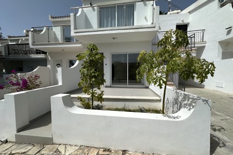 2 bedrooms Townhouse in Paphos,  No. 49409