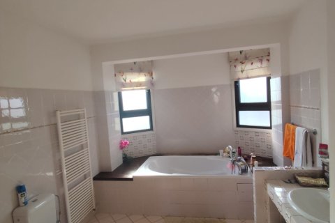 4 bedrooms Townhouse in Larnaka,  No. 40637 26