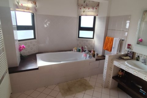 4 bedrooms Townhouse in Larnaka,  No. 40637 27