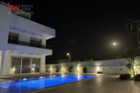 3 bedrooms Villa in Larnaka,  No. 40640 26