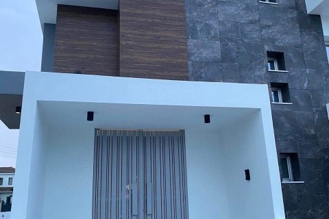 3 bedrooms Villa in Larnaka,  No. 40640 4