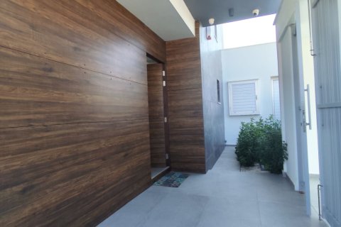 3 bedrooms Villa in Larnaka,  No. 40640 8