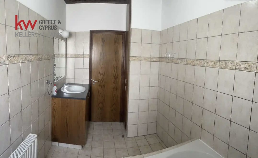 6 bedrooms Townhouse in Agios Nikolaos, Paphos, Cyprus No. 40641