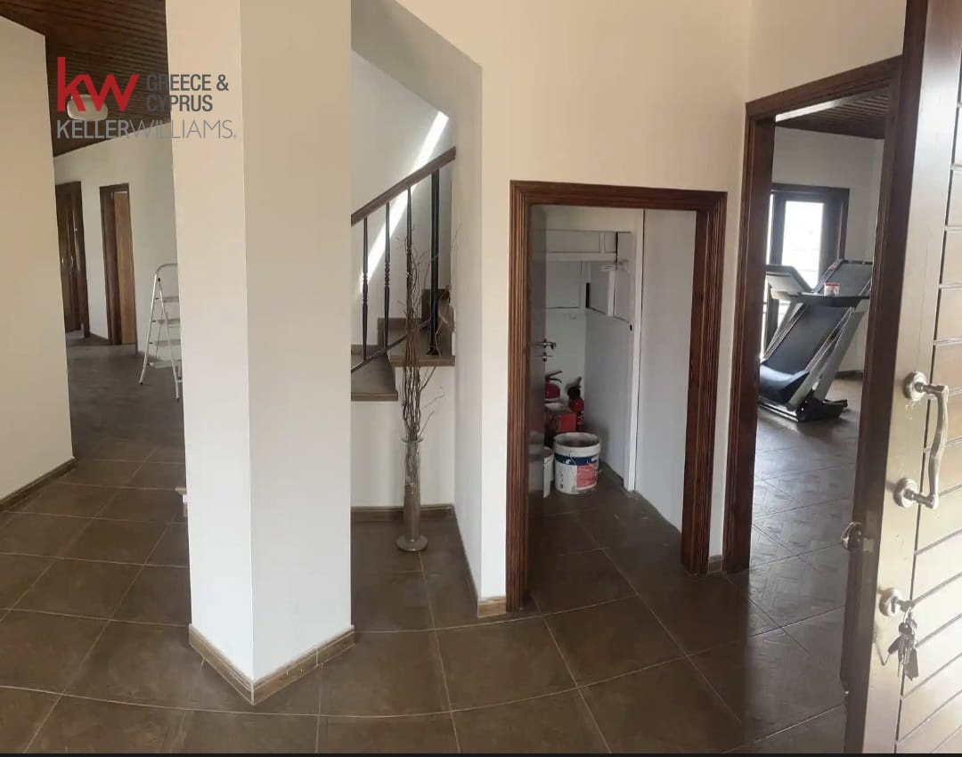 6 bedrooms Townhouse in Agios Nikolaos, Paphos, Cyprus No. 40641