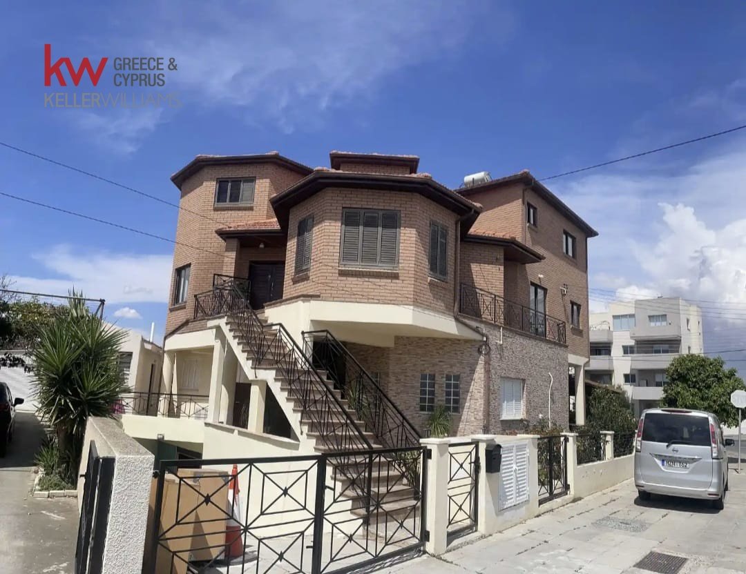 6 bedrooms Townhouse in Agios Nikolaos, Paphos, Cyprus No. 40641