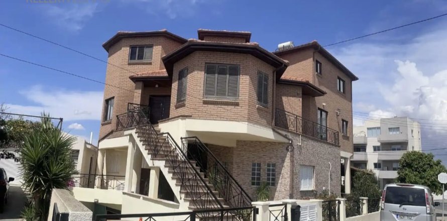 6 bedrooms Townhouse in Agios Nikolaos, Paphos,  No. 40641