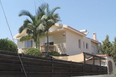 4 bedrooms Villa in Limassol,  No. 38342 3