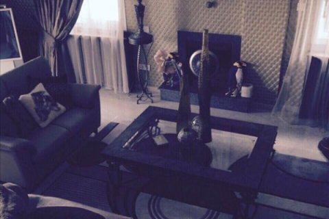 4 bedrooms Villa in Limassol,  No. 38342 2