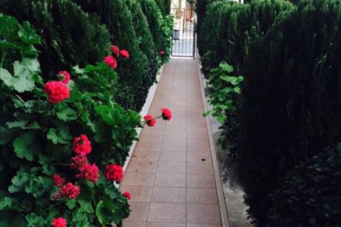 4 bedrooms Villa in Limassol,  No. 38342 15