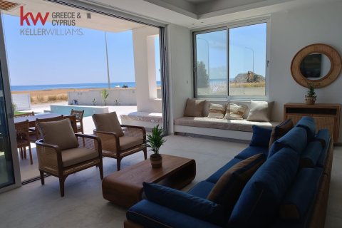 4 bedrooms Villa in Pervolia, Larnaka, No. 40503 9