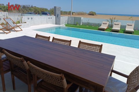 4 bedrooms Villa in Pervolia, Larnaka, No. 40503 3