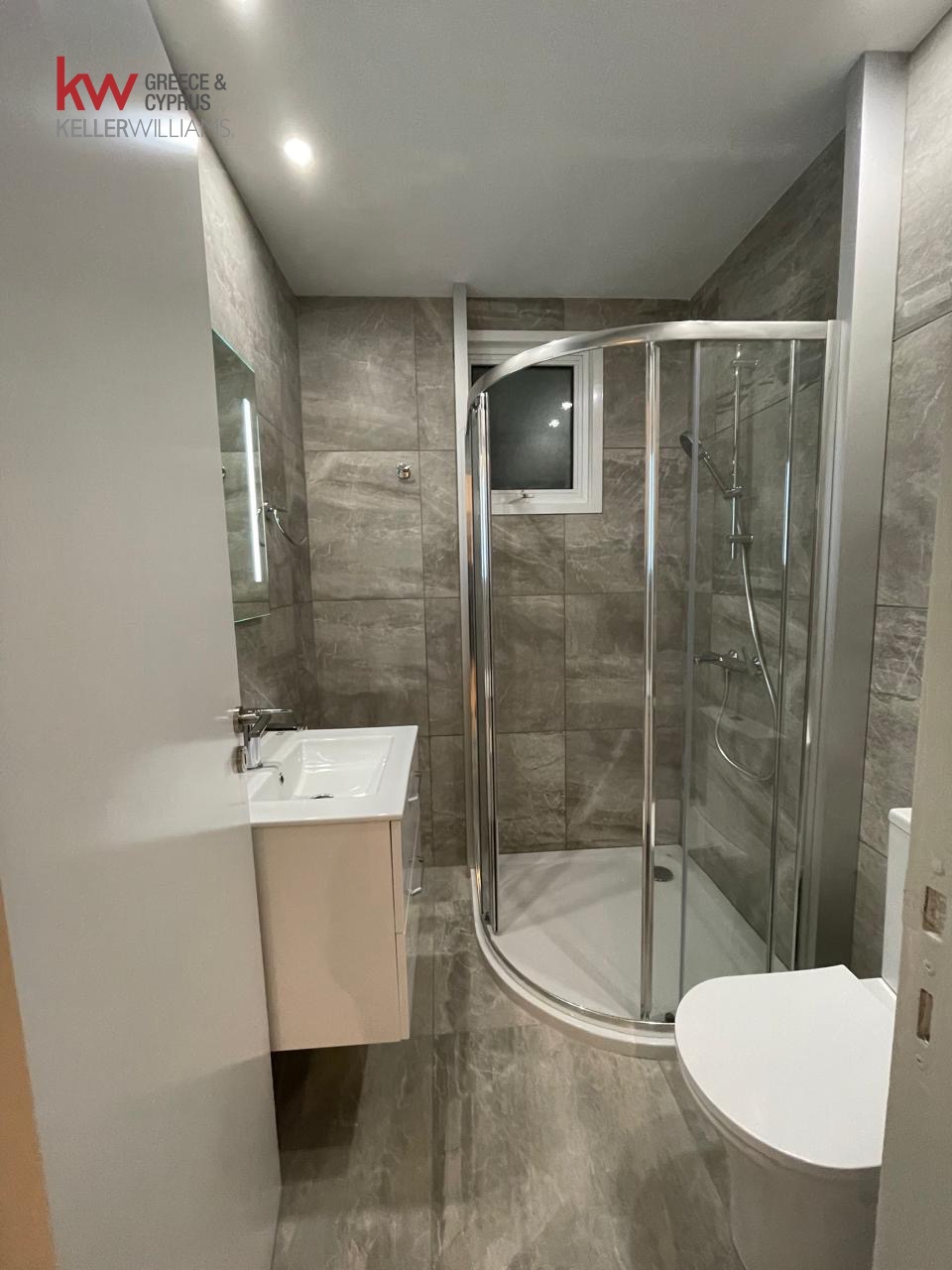 2 bedrooms Apartment in Larnaca, Larnaka, Cyprus No. 40505