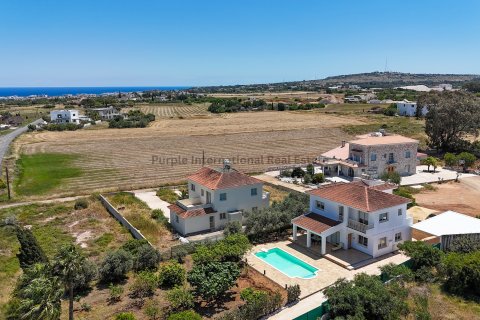 4 bedrooms Villa in Paralimni, Ammochostos,  No. 36613 19