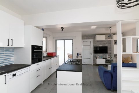 Квартира с 3 спальнями в Паралимни, Аммохостос, Кипр № 36612 20