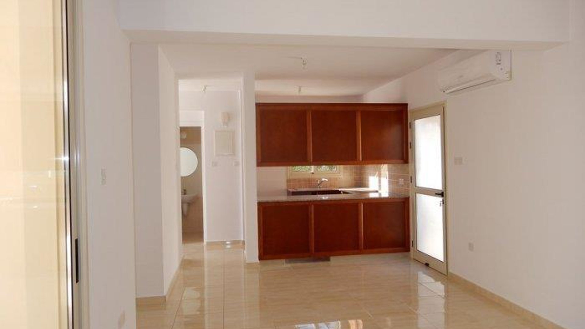 3 bedrooms Villa in Coral Bay, Pegeia, Paphos, Cyprus No. 25783