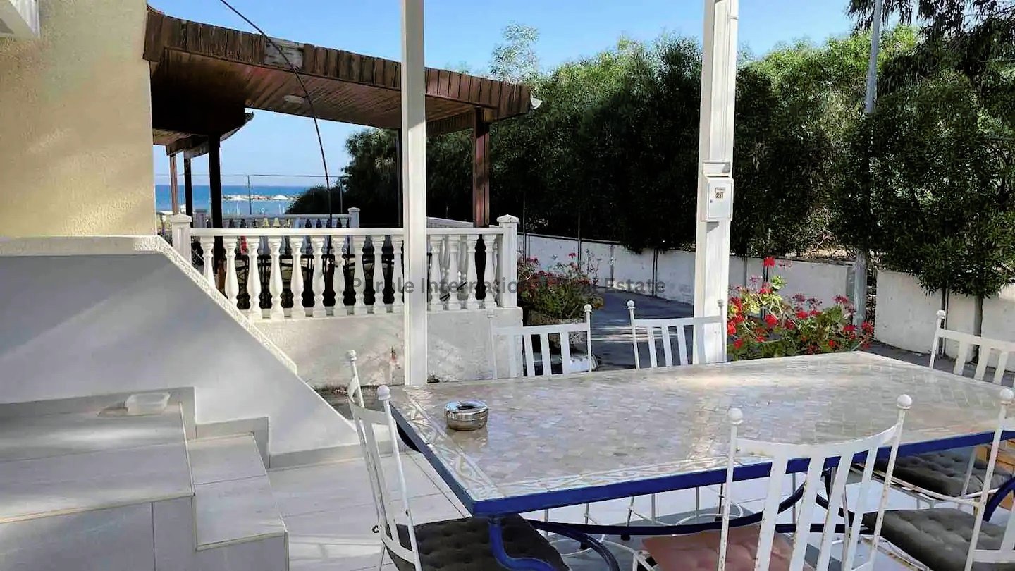 2 bedrooms Villa in Larnaka, Cyprus No. 7601