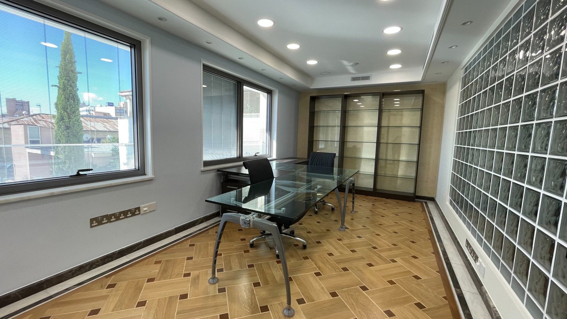 480m2 Office in Limassol, Cyprus No. 29545