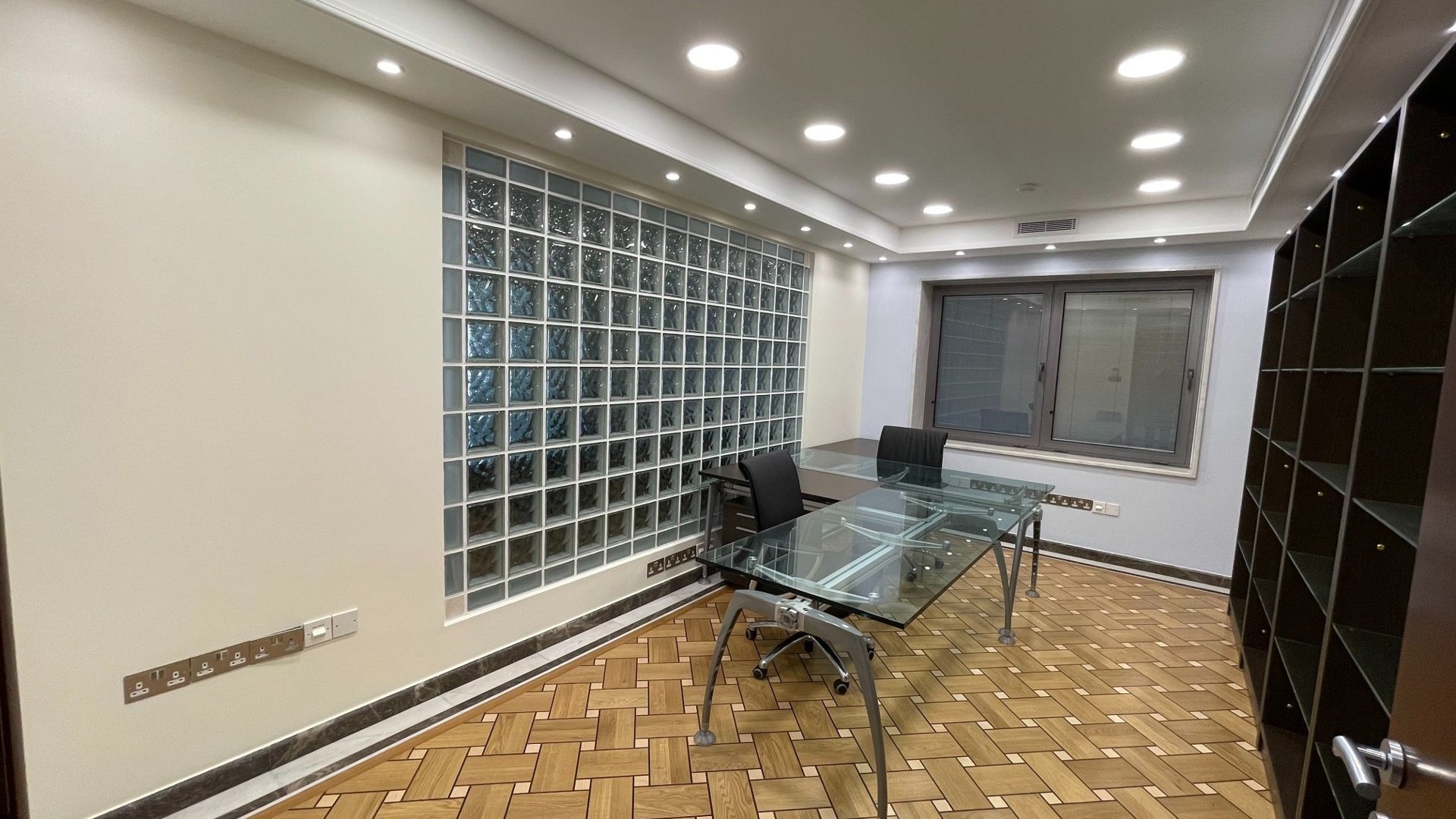 480m2 Office in Limassol, Cyprus No. 29545