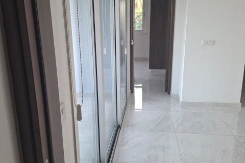 2 bedrooms Apartment in Larnaca, Larnaka,  No. 40121 2