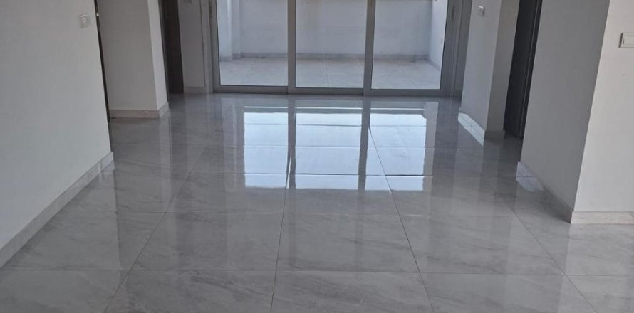 2 bedrooms Apartment in Larnaca, Larnaka,  No. 40121