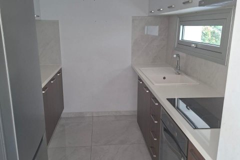 2 bedrooms Apartment in Larnaca, Larnaka,  No. 40121 3