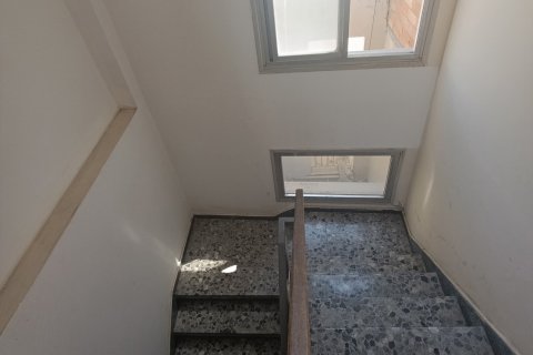 3 bedrooms Apartment in Larnaca, Larnaka, No. 40207 2