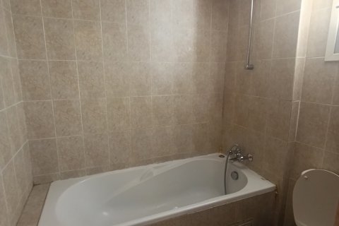 3 bedrooms Apartment in Larnaca, Larnaka, No. 40207 16