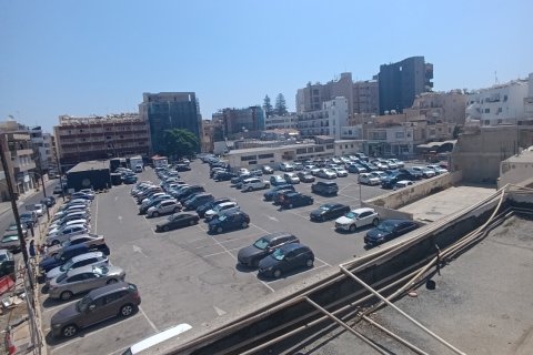 3 bedrooms Apartment in Larnaca, Larnaka, No. 40207 15