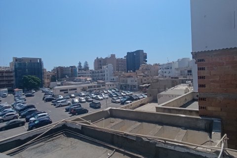 3 bedrooms Apartment in Larnaca, Larnaka, No. 40207 12