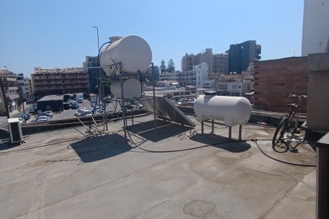 3 bedrooms Apartment in Larnaca, Larnaka, No. 40207 11