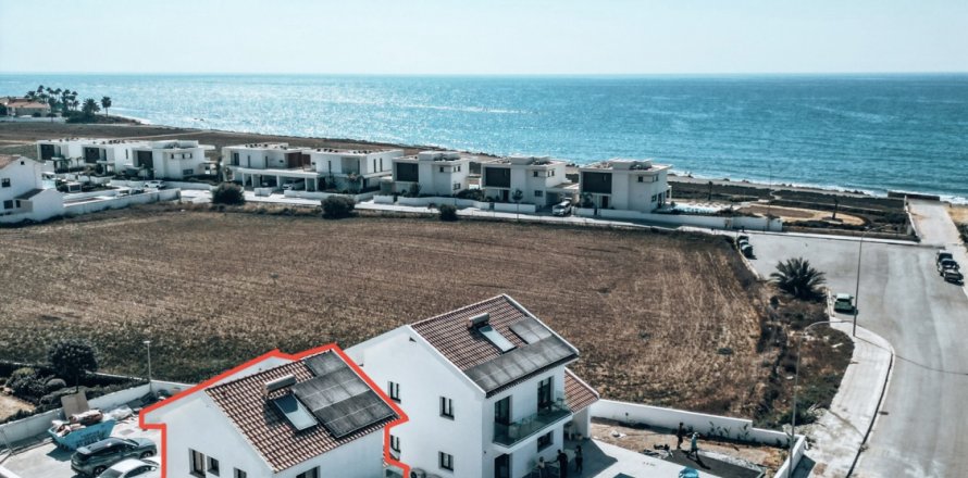 3 bedrooms Townhouse in Pervolia, Larnaka, No. 40208